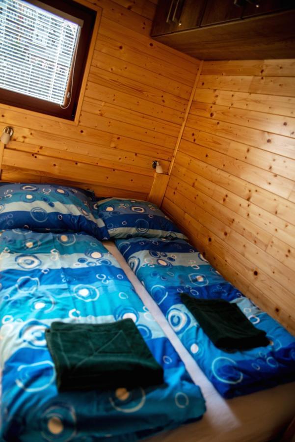 Hotel Houseboat Bonanza Prag Exterior foto