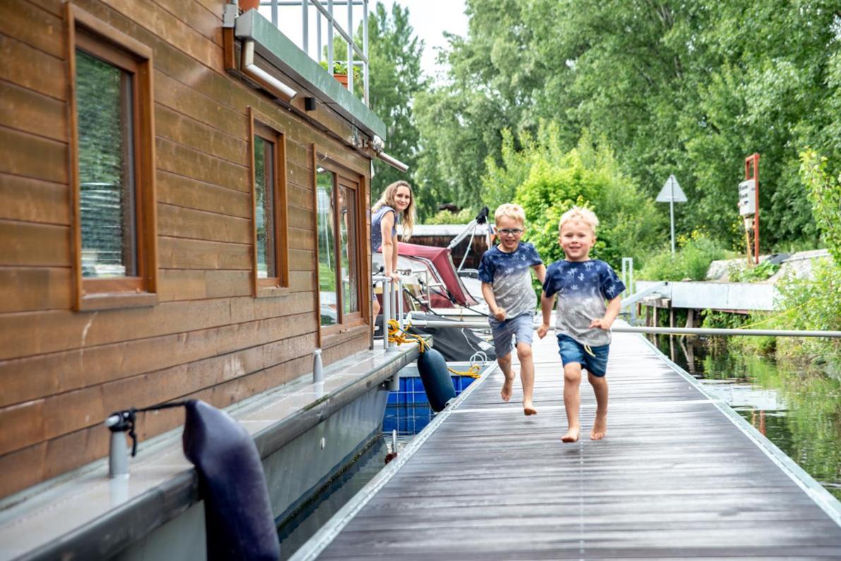 Hotel Houseboat Bonanza Prag Exterior foto