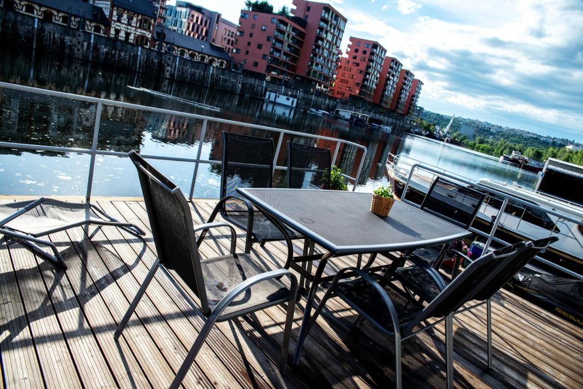 Hotel Houseboat Bonanza Prag Exterior foto